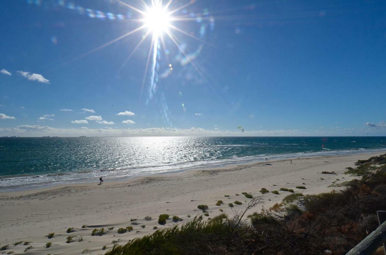 Cottesloe Beachfront Ocean View Apartment パース エクステリア 写真